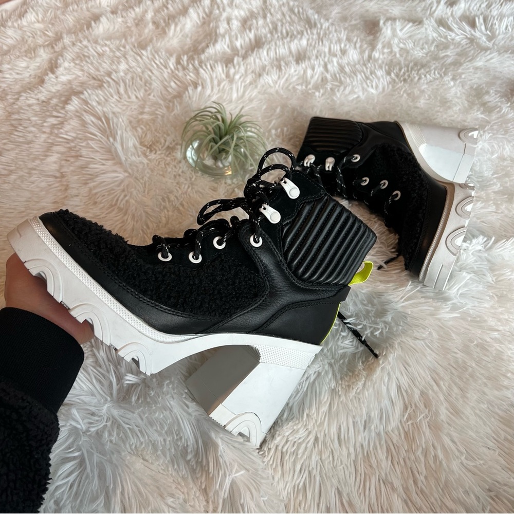 SOREL Brex Boots (waterproof, black, size 7)